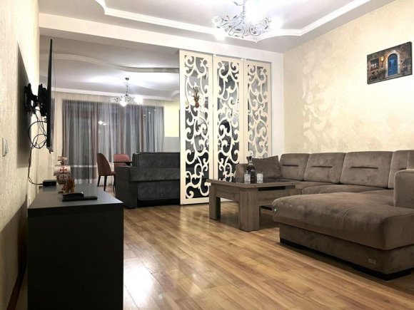 Nice 2-bedroom apartment in the very center of Batumi